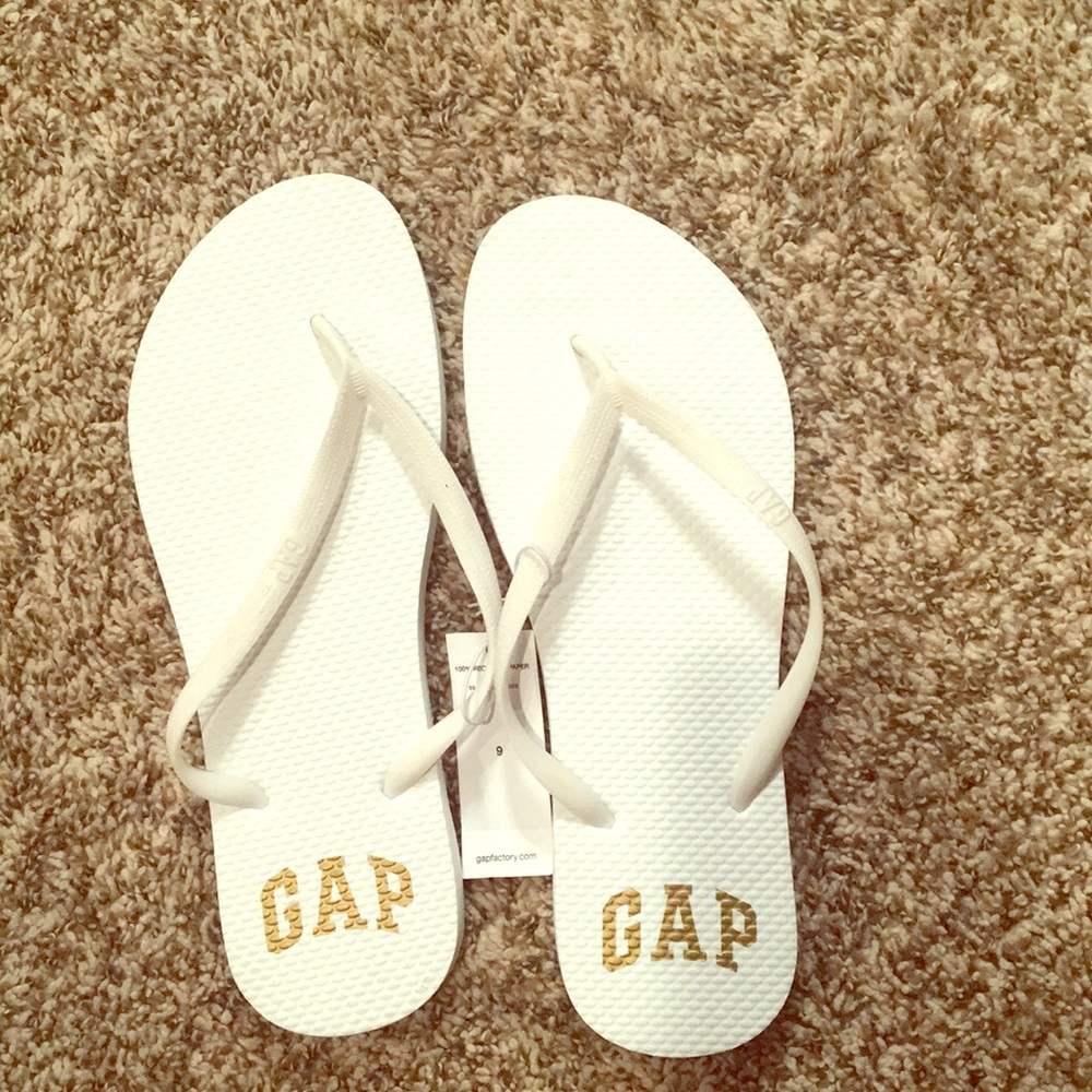 Gap sandals
